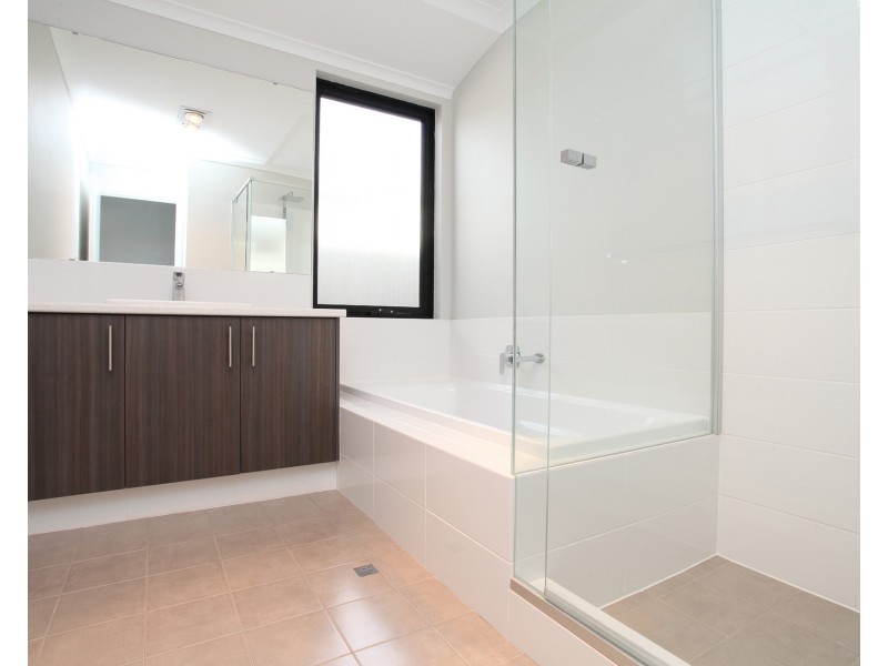 39  Allatoona Avenue, Golden Bay WA 6174