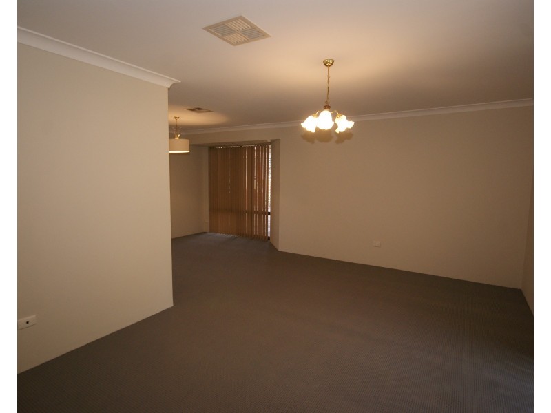 16 Mudlark Way, Yangebup WA 6164