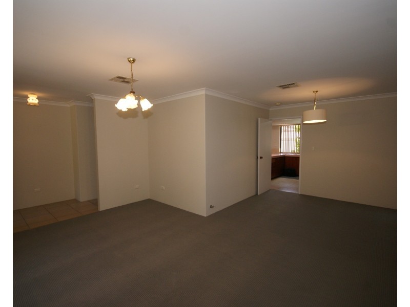 16 Mudlark Way, Yangebup WA 6164