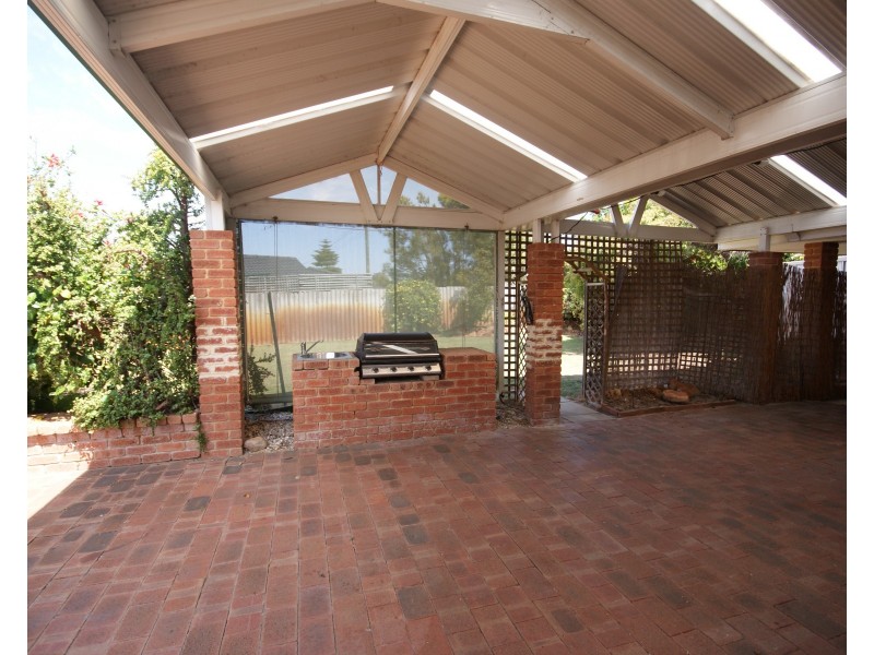 16 Mudlark Way, Yangebup WA 6164