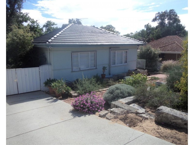 28 Grover Way, Medina WA 6167