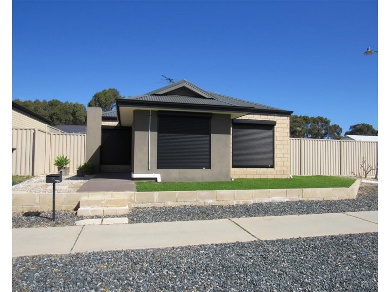 39 Coffs Bend, Secret Harbour WA 6173