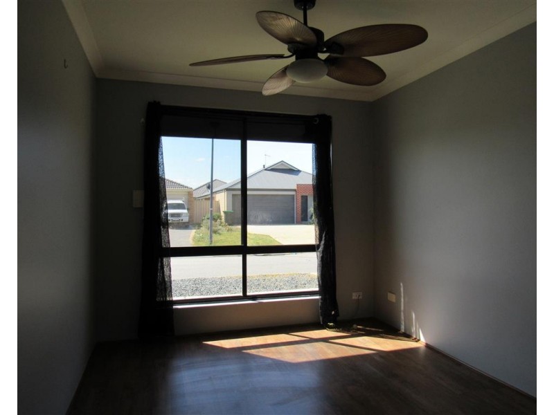 39 Coffs Bend, Secret Harbour WA 6173