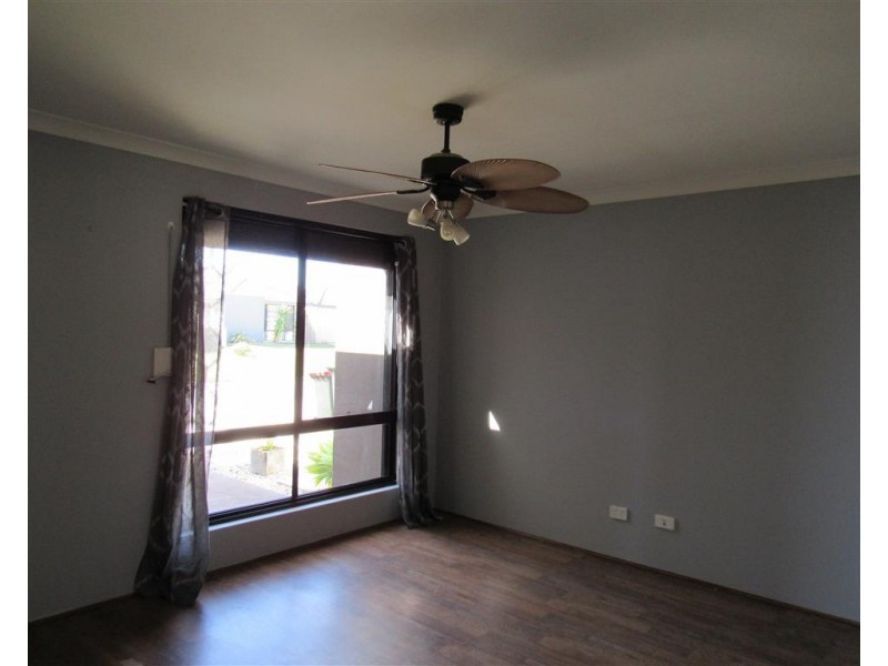 39 Coffs Bend, Secret Harbour WA 6173