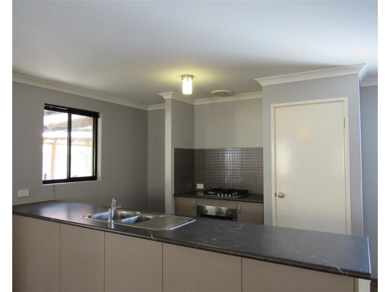 39 Coffs Bend, Secret Harbour WA 6173