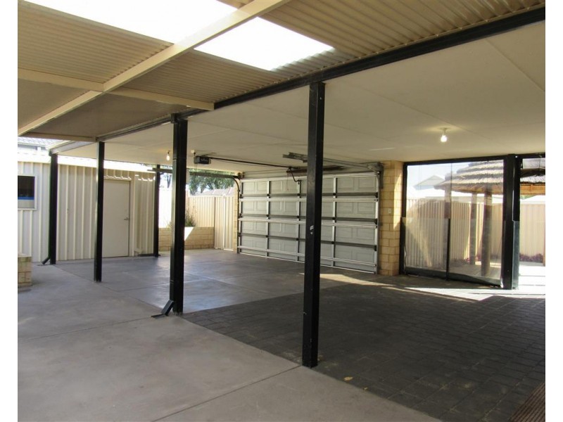 39 Coffs Bend, Secret Harbour WA 6173