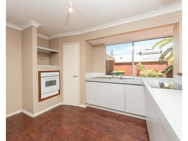 1 Leeder Street, Safety Bay WA 6169