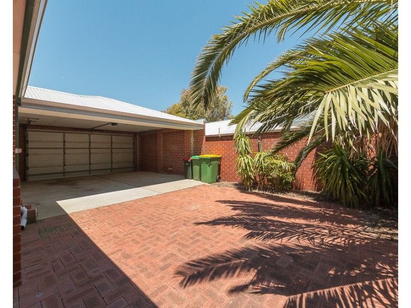 1 Leeder Street, Safety Bay WA 6169