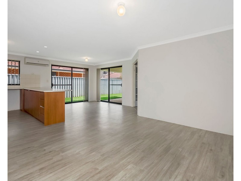 11 Fitzgibbon Road, Rockingham WA 6168