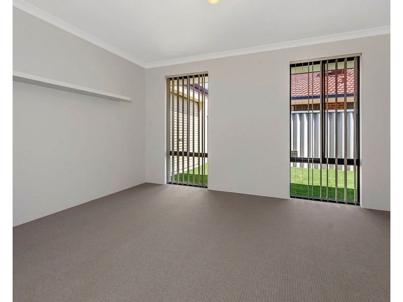 11 Fitzgibbon Road, Rockingham WA 6168