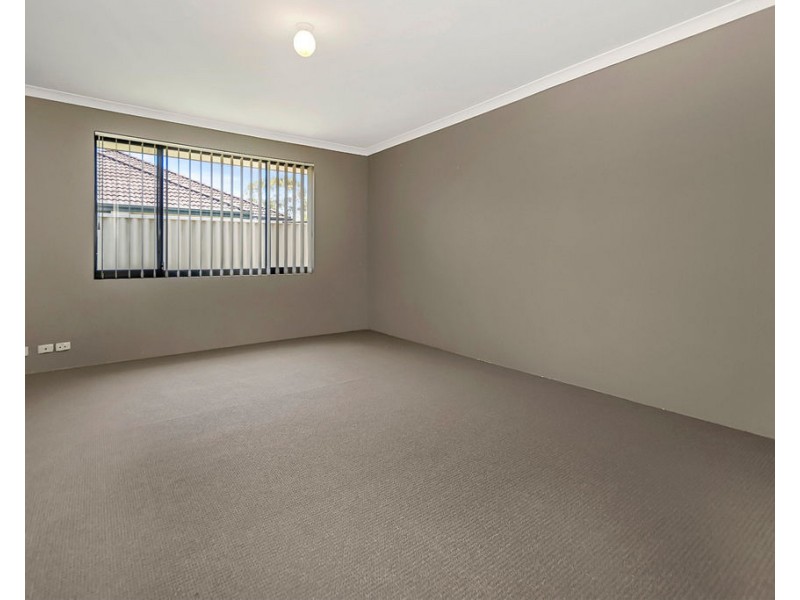 11 Fitzgibbon Road, Rockingham WA 6168