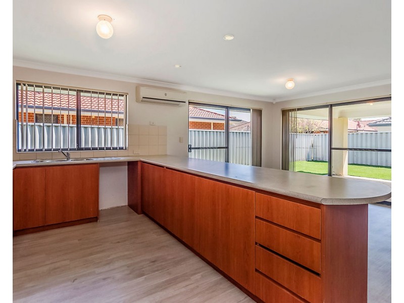 11 Fitzgibbon Road, Rockingham WA 6168