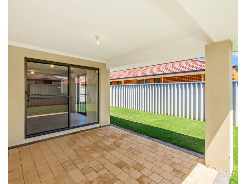 11 Fitzgibbon Road, Rockingham WA 6168
