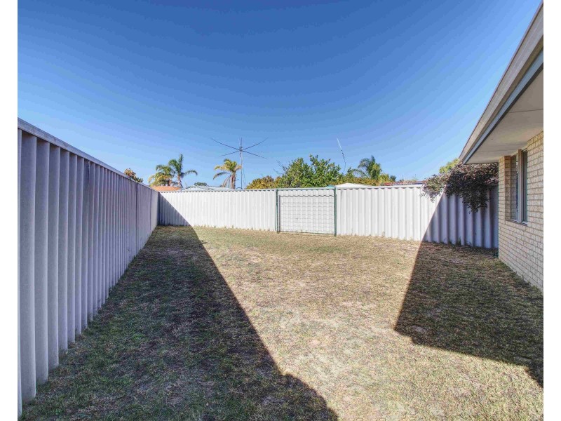 1 Santa Monica Drive, Waikiki WA 6169