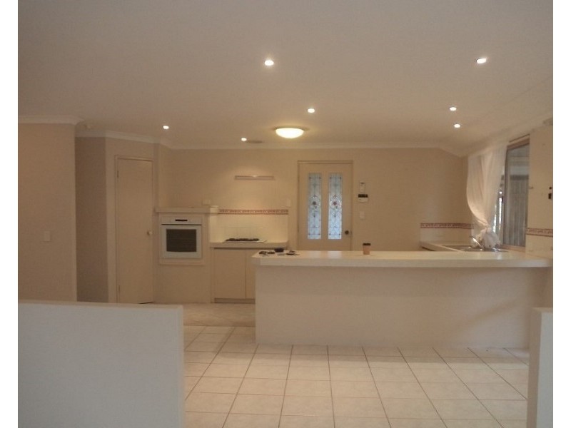 11 Strasbourg Ramble, Port Kennedy WA 6172