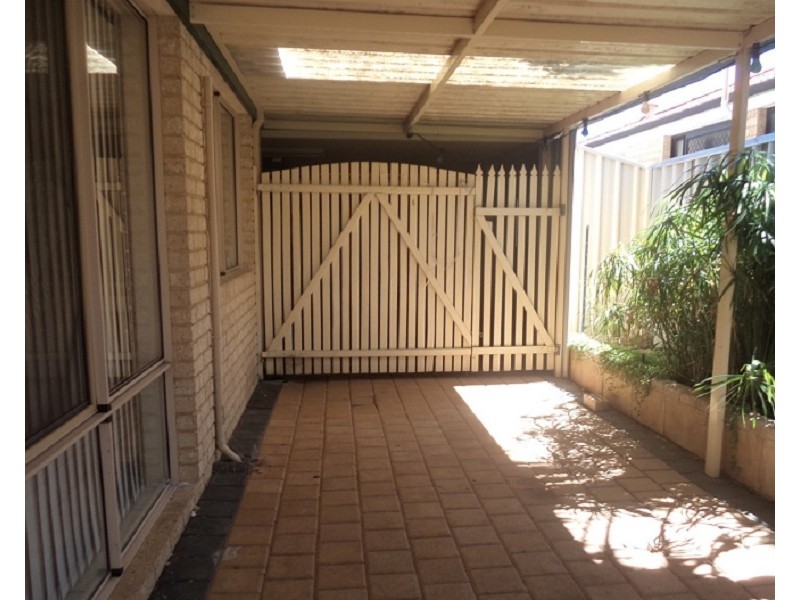 11 Strasbourg Ramble, Port Kennedy WA 6172