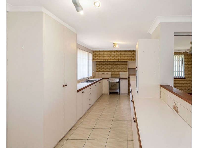 6 Athena Court, Cooloongup WA 6168