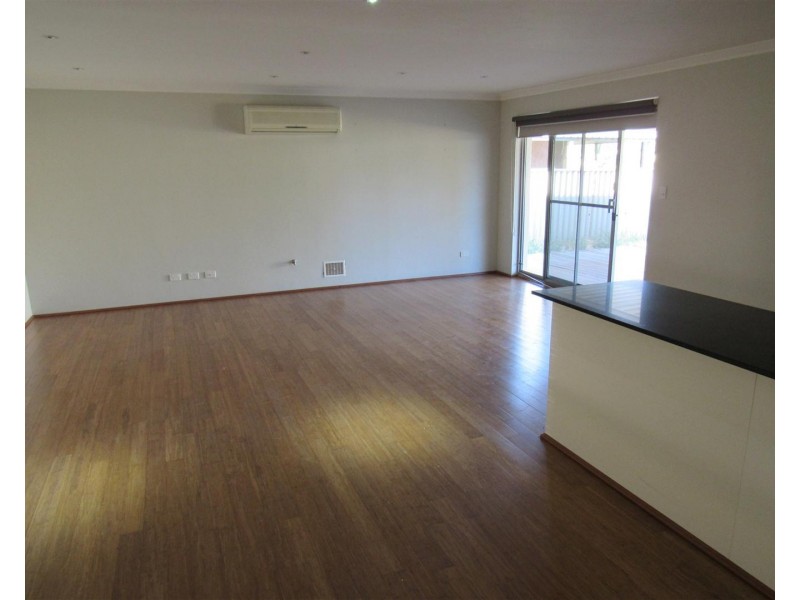 43 Fawdon Street, Safety Bay WA 6169