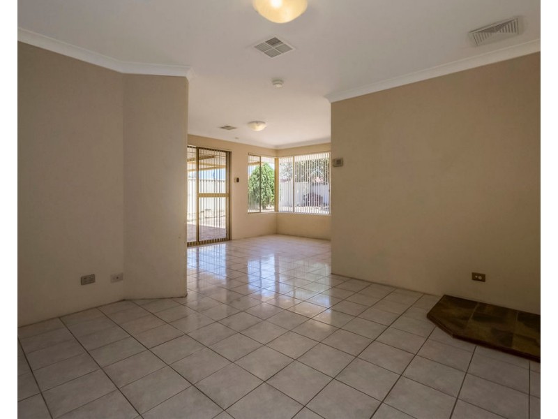 30 Carnegie Loop, Cooloongup WA 6168