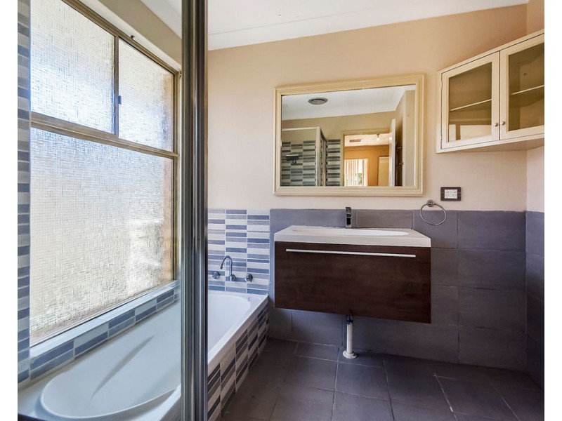 30 Carnegie Loop, Cooloongup WA 6168