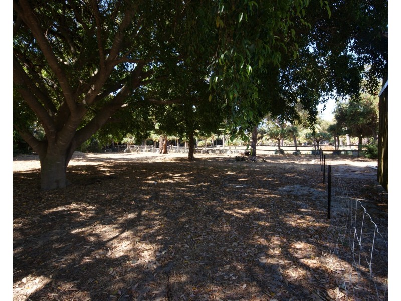 4b Pleasant Grove Circle, Falcon WA 6210