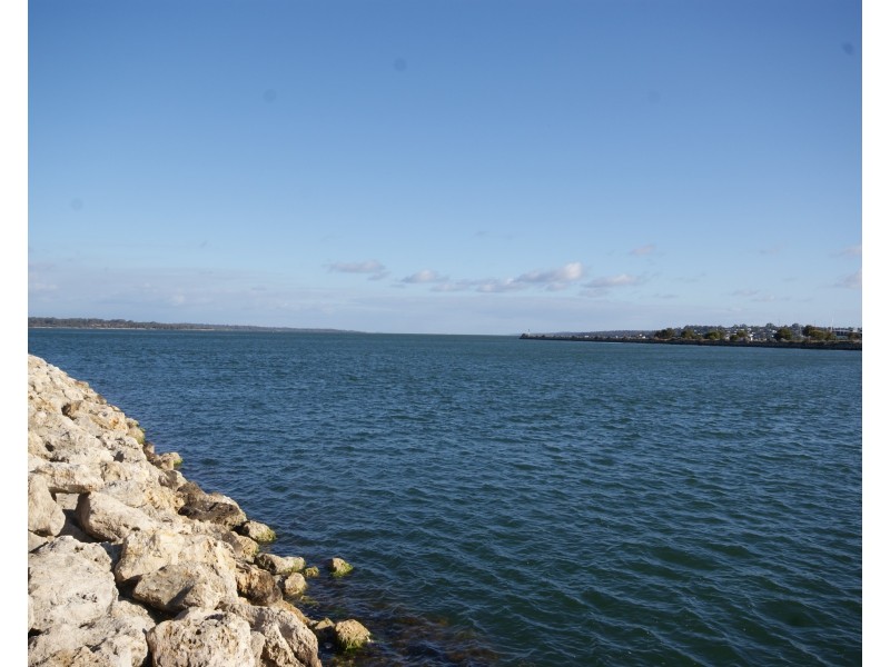 4b Pleasant Grove Circle, Falcon WA 6210