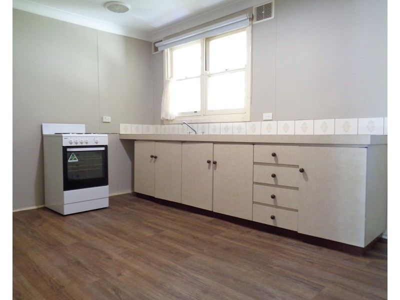 4B Robert Place, Calista WA 6167