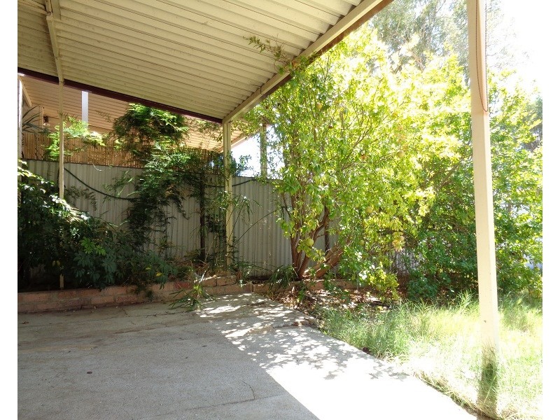 4B Robert Place, Calista WA 6167