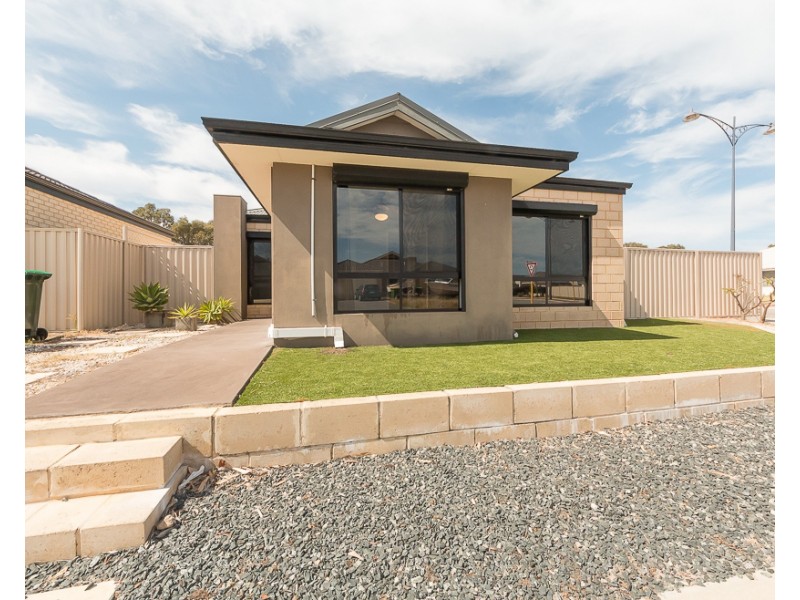 39  Coffs Bend, Secret Harbour WA 6173