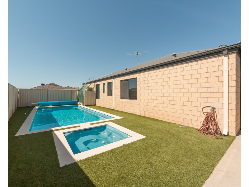 39  Coffs Bend, Secret Harbour WA 6173