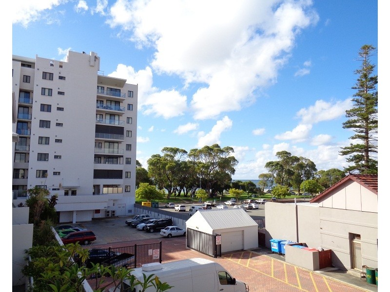 84/18 Kent Street, Rockingham WA 6168