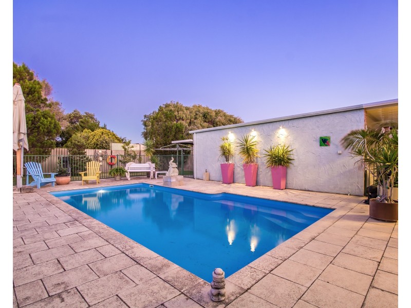 4 Charthouse Road, Safety Bay WA 6169