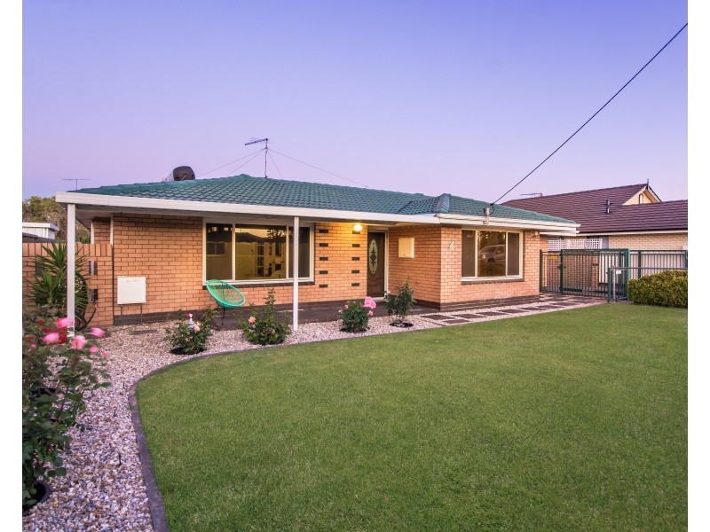 4 Charthouse Road, Safety Bay WA 6169