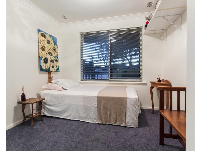 4 Charthouse Road, Safety Bay WA 6169