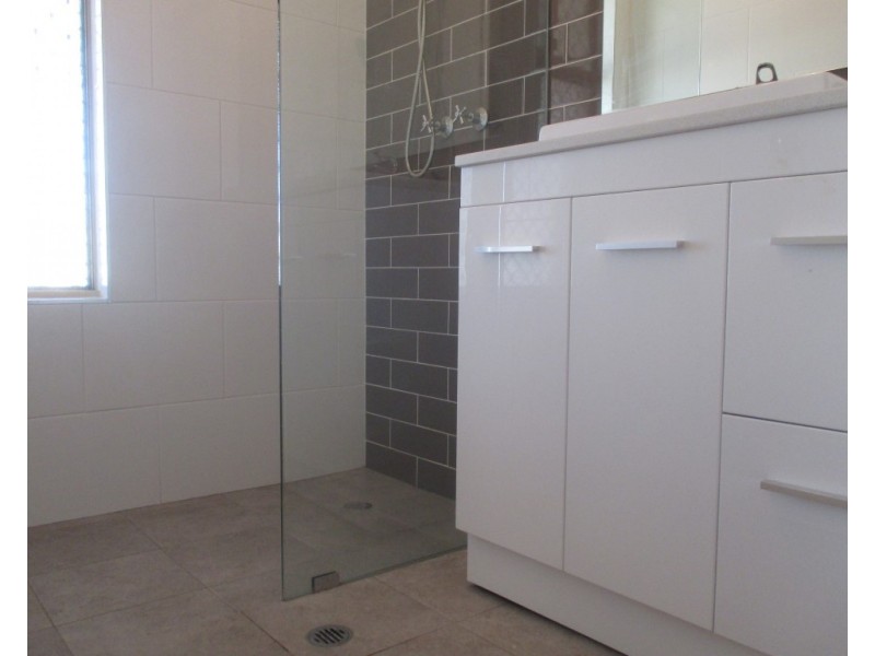 7 Moore Court, Cooloongup WA 6168