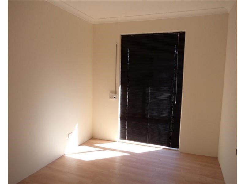 7 Moore Court, Cooloongup WA 6168