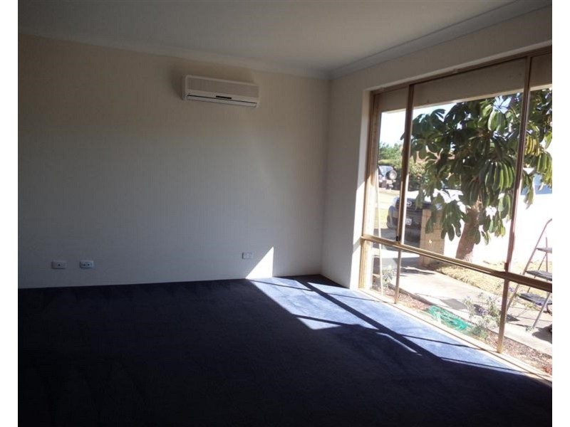 7 Moore Court, Cooloongup WA 6168