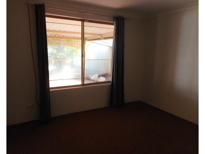 44 Rand Avenue, Waikiki WA 6169