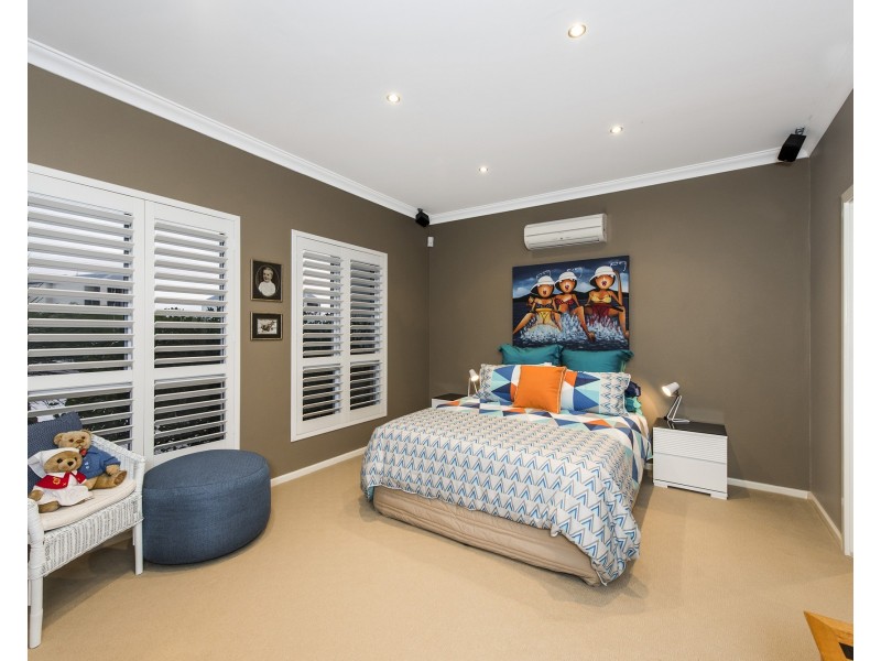 12 Long Beach Rise, Port Kennedy WA 6172