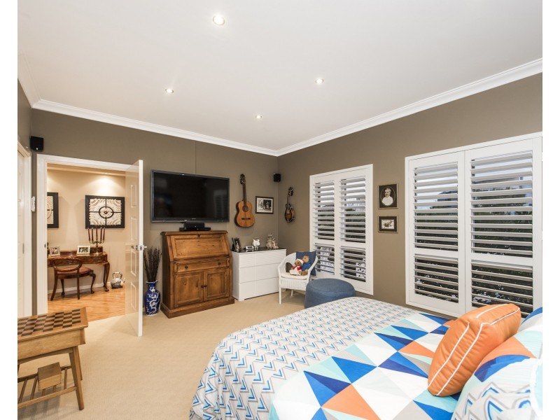 12 Long Beach Rise, Port Kennedy WA 6172