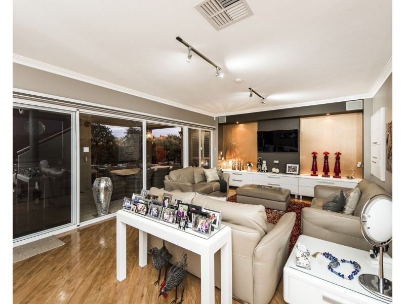 12 Long Beach Rise, Port Kennedy WA 6172