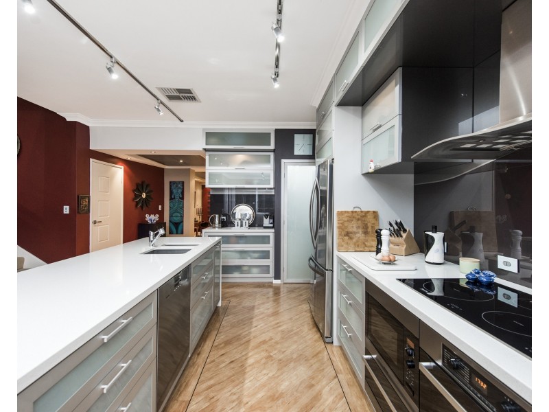 12 Long Beach Rise, Port Kennedy WA 6172
