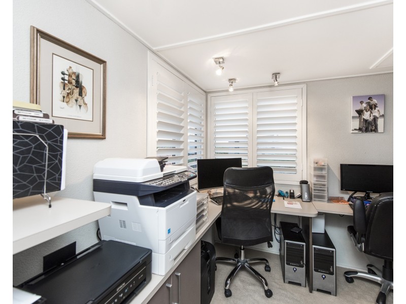 12 Long Beach Rise, Port Kennedy WA 6172