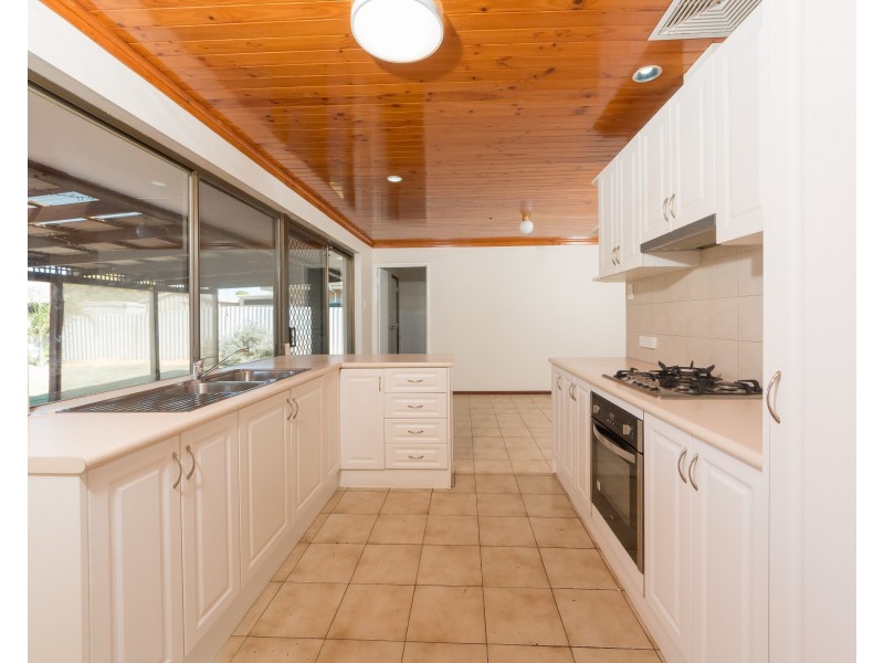 4  Jamaican Road, Safety Bay WA 6169