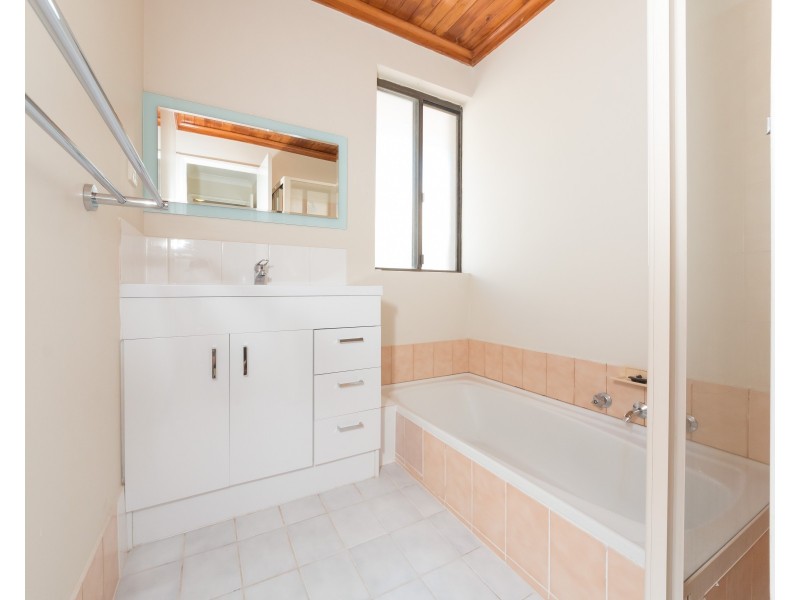 4  Jamaican Road, Safety Bay WA 6169