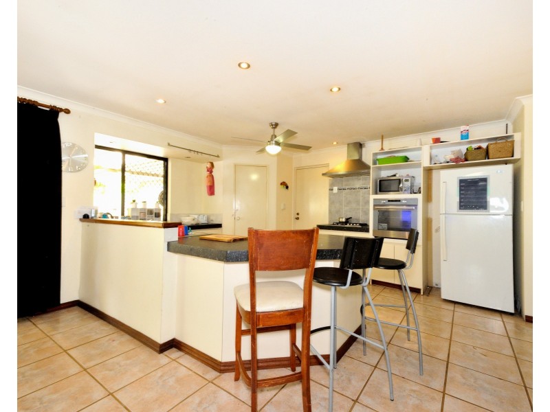 9 La Manche Avenue, Port Kennedy WA 6172