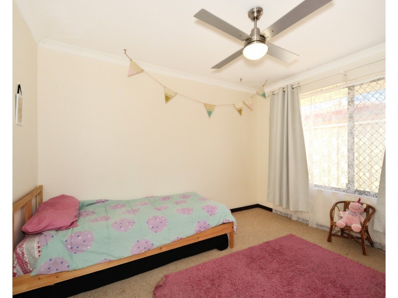 9 La Manche Avenue, Port Kennedy WA 6172