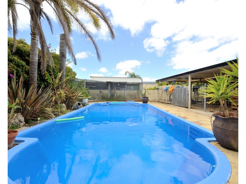 9 La Manche Avenue, Port Kennedy WA 6172