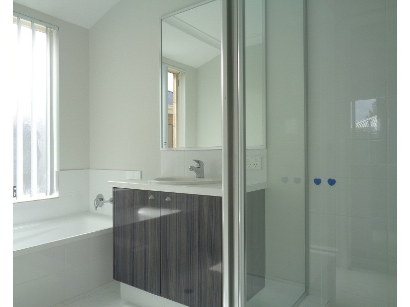 63 Bottlenose Circuit, Waikiki WA 6169