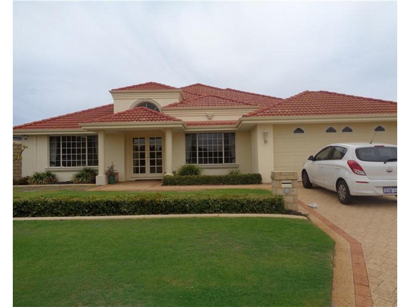 10 Sao Jorge Green, Secret Harbour WA 6173